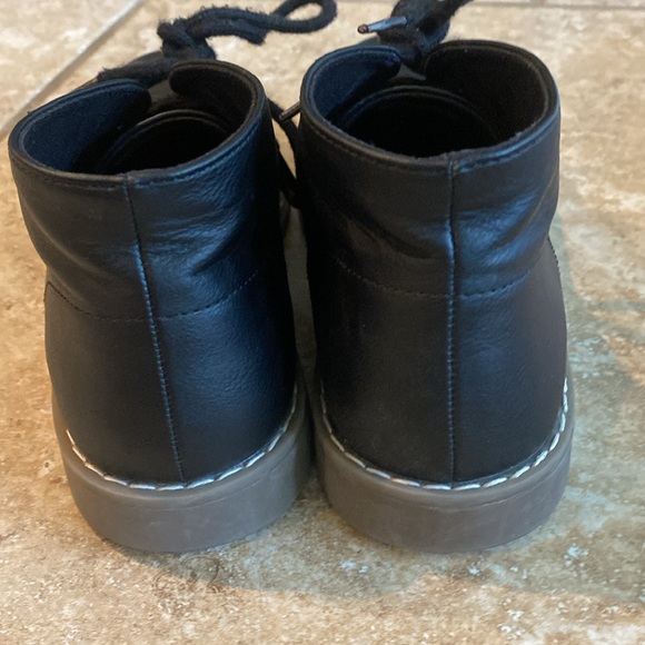 Boys black dress shoe - Picture 2 of 3